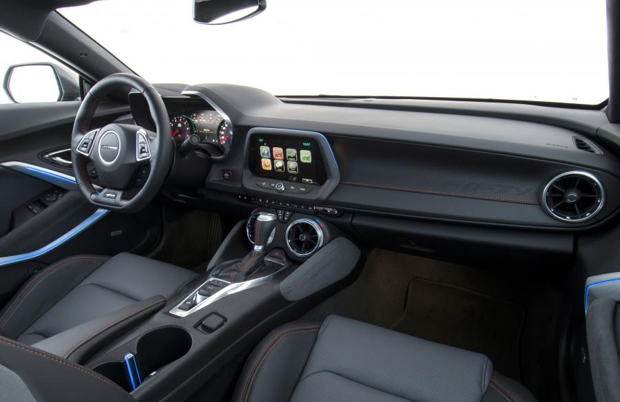  Chevrolet Camaro SS 50th Anniversary 2016 года  (LA) (фото 10 из 22)